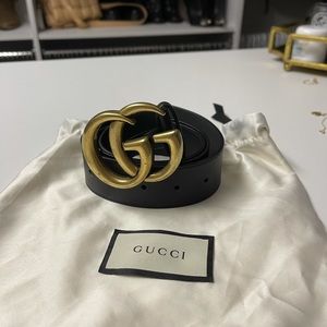 Black Gucci GG Marmont leather Belt